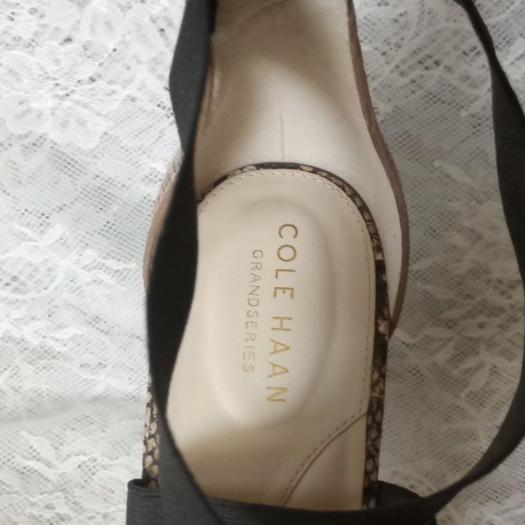 Women's Cole Haan Snake Print Heels Gently worn, like new ! Size 9.5 B / - Picture 3 of 5